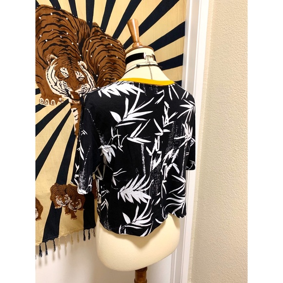 π Stylish modern bamboo top - Picture 6 of 8